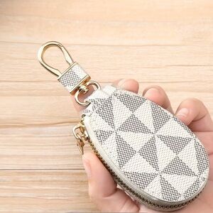 Vintage Style Multi Functional Key Holder Pouch